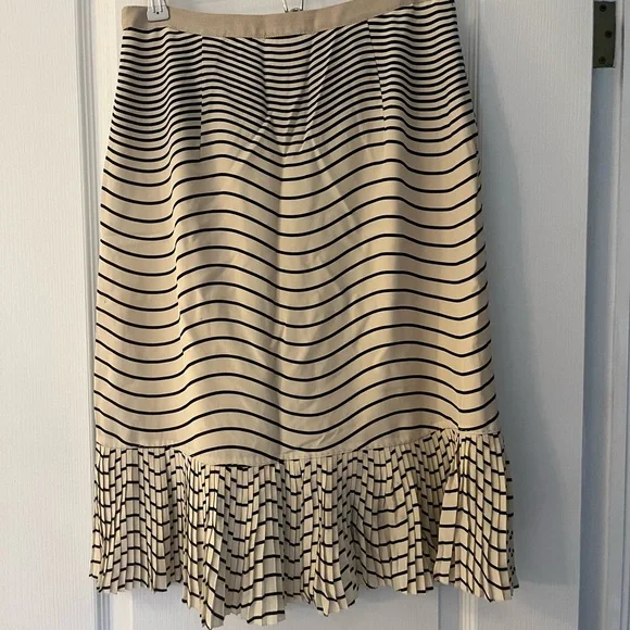 Tory Burch Silk Ruffle Skirt, Sz 6 - Picture 2 of 8